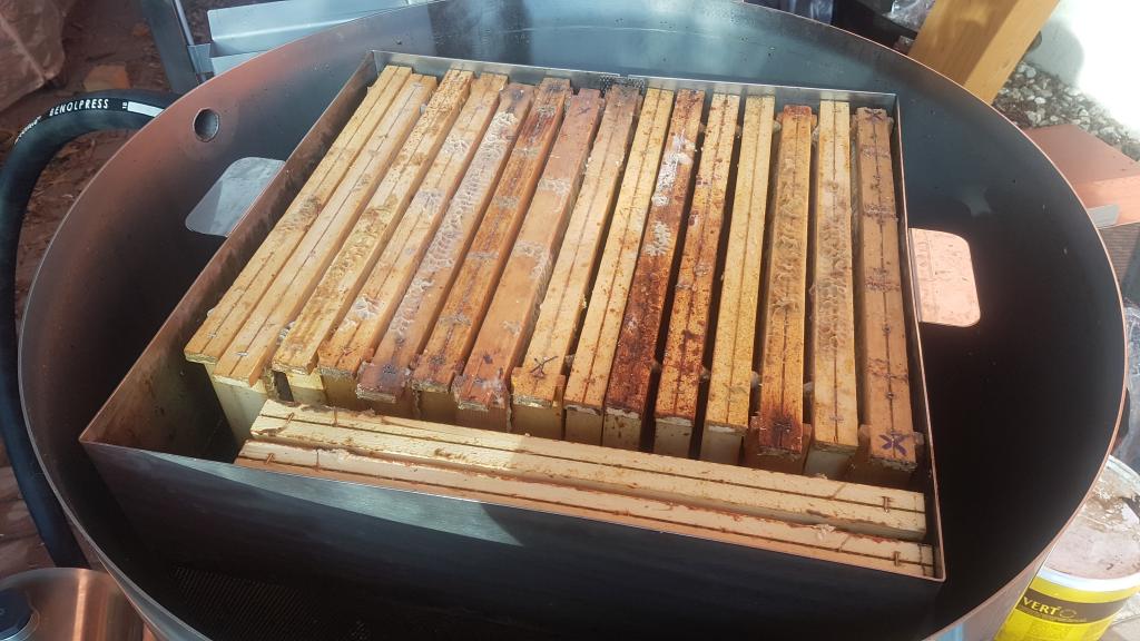 Vollbeladen mit 17 DN 1,5-Waben!