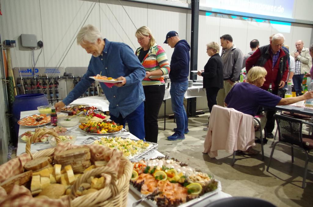 Ein umfangreiches Buffet gab es als Pausenverköstigung.