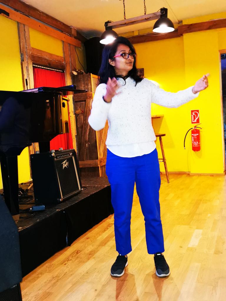 Shakila Sattar berichtete lebhaft und authentisch von der Armut der "Honig-Jäger", die nur drei Monate lang Honig in den Mangrovenwäldern ernten dürfen