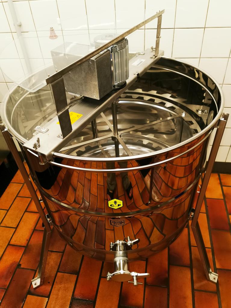 ...die mit fugenlosem Boden besonders sauberes Arbeiten verspricht.